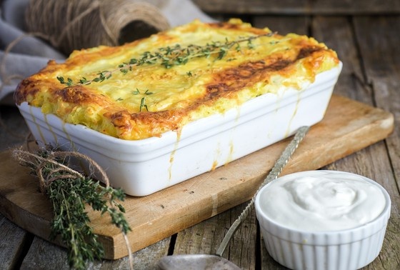    Мясо по-французски с сыром