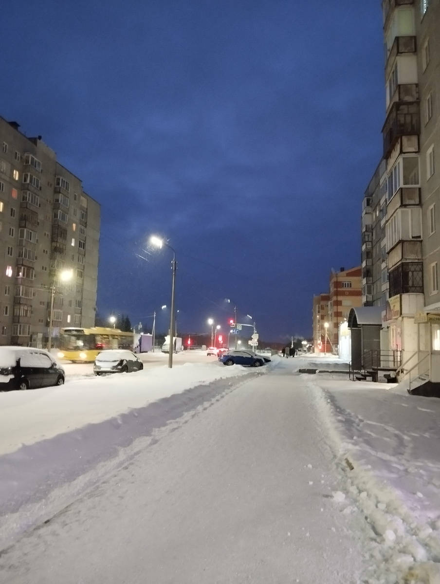 Поехали в салон наводить красоту. Нужно же как-то настроение поднимать перед Новым годом 