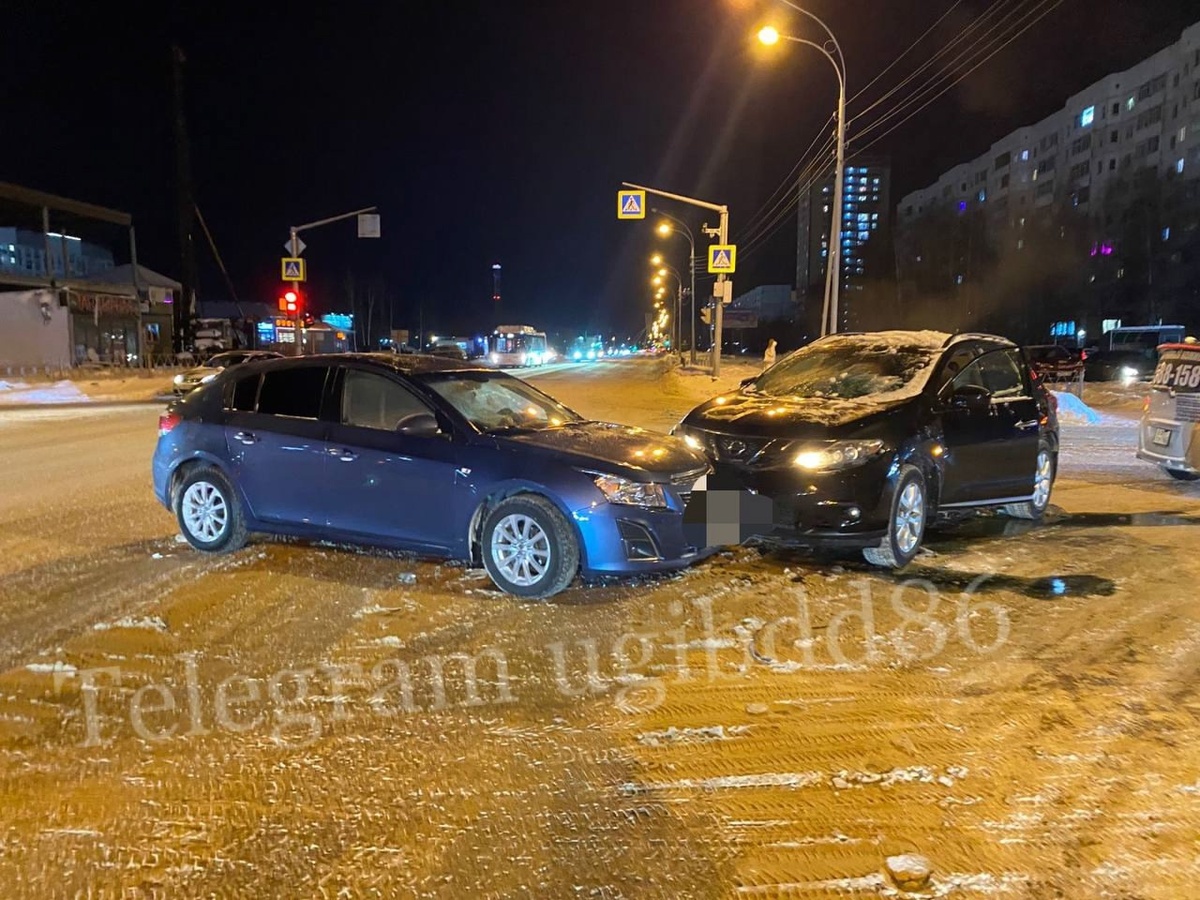   В Югре в двух автоавариях пострадали четыре человека