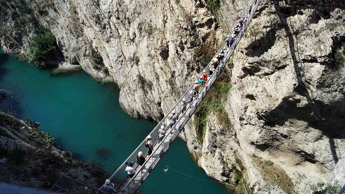 Мост над Сулакским каньоном на высоте 60 метров