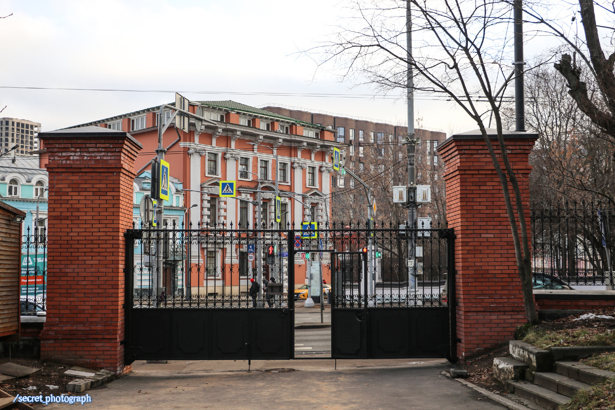 Вид с территории храма Покрова Пресвятой Богородицы в Рубцове