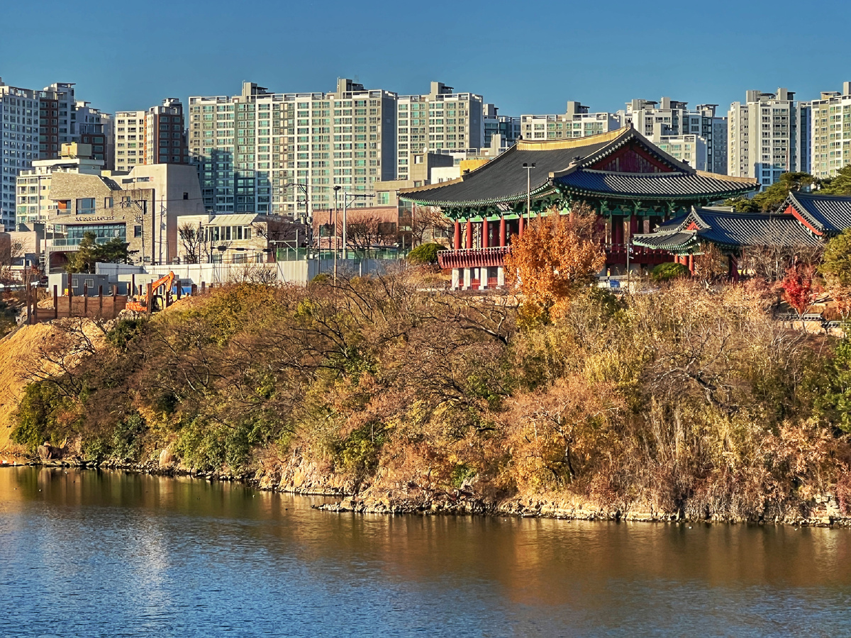 Ульсан, павильон Тэхвару. Фото автора