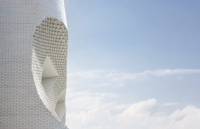 The Scoop от Corstorphine & Wright