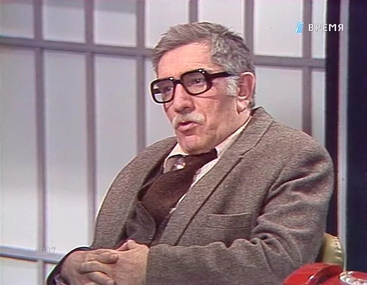 А. Джигарханян в роли Мегрэ