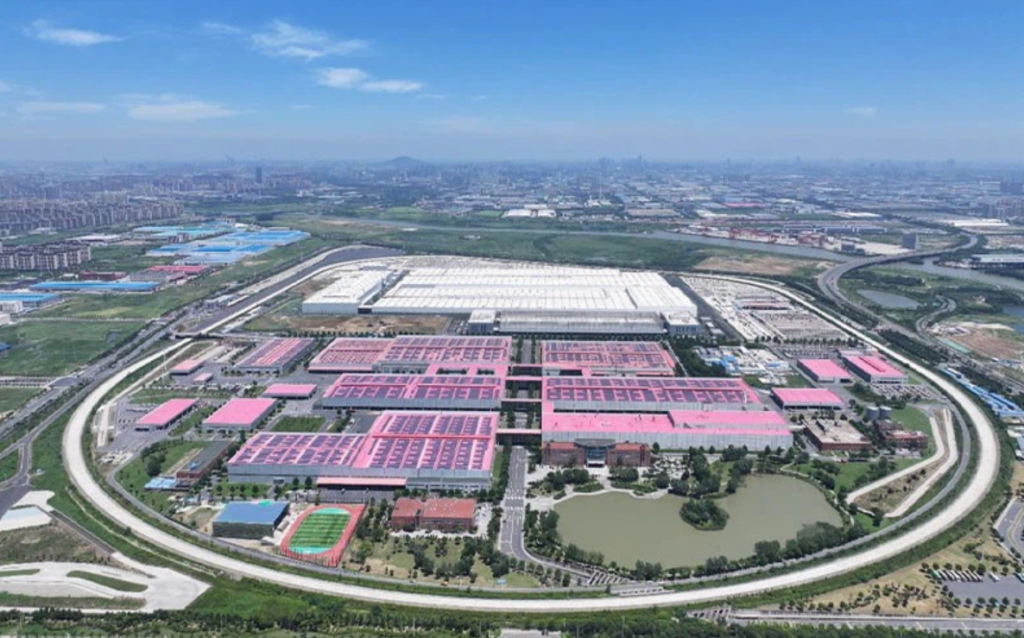 Интеллектуальная фабрика Maextro Super Factory открыта в китайском Хэфэе. Здесь же расположена штаб-квартира JAC.