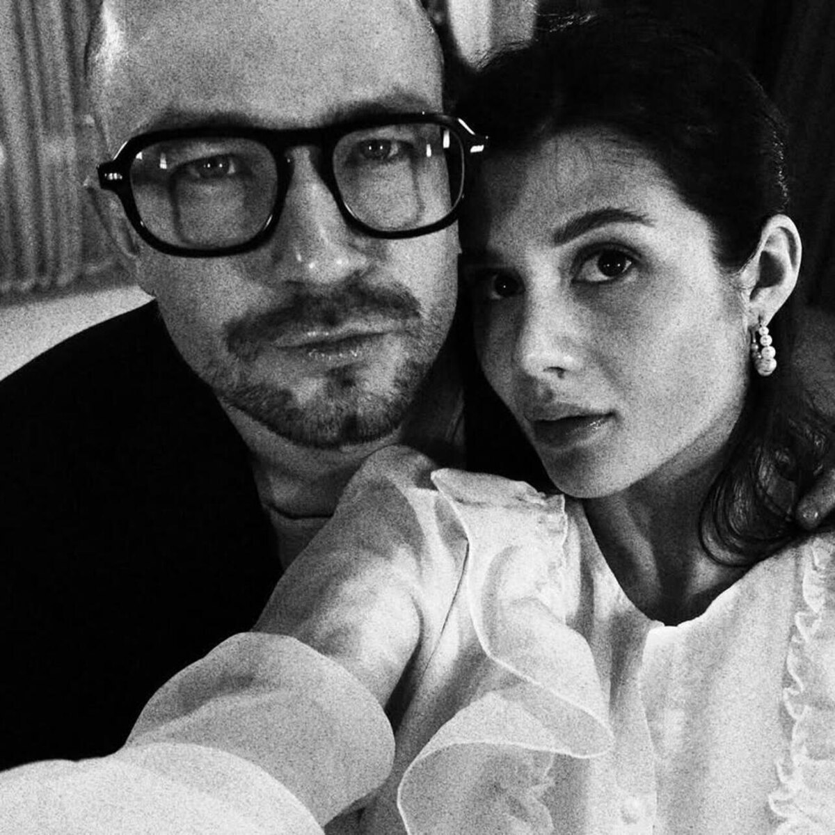    Саша Петров с женой Викторией Социальные сети