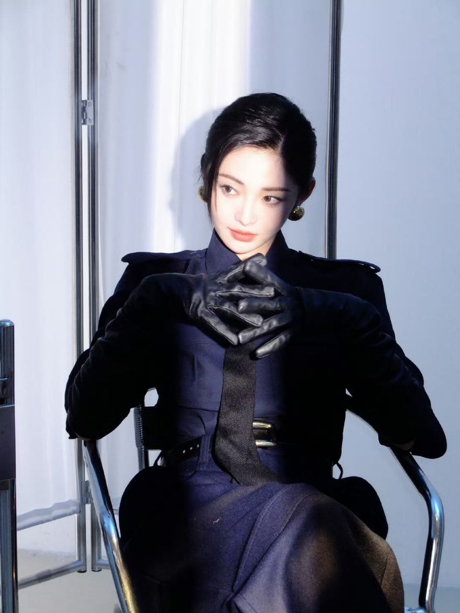 Актриса Чжоу Цзецюн, листайте галерею