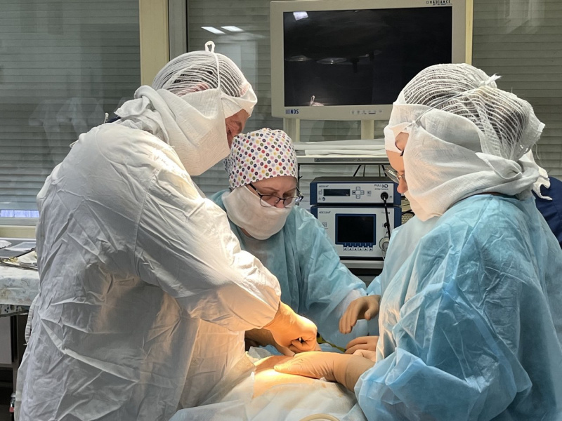    В Сургуте пациентке удалили 26-сантиметровую опухоль яичника