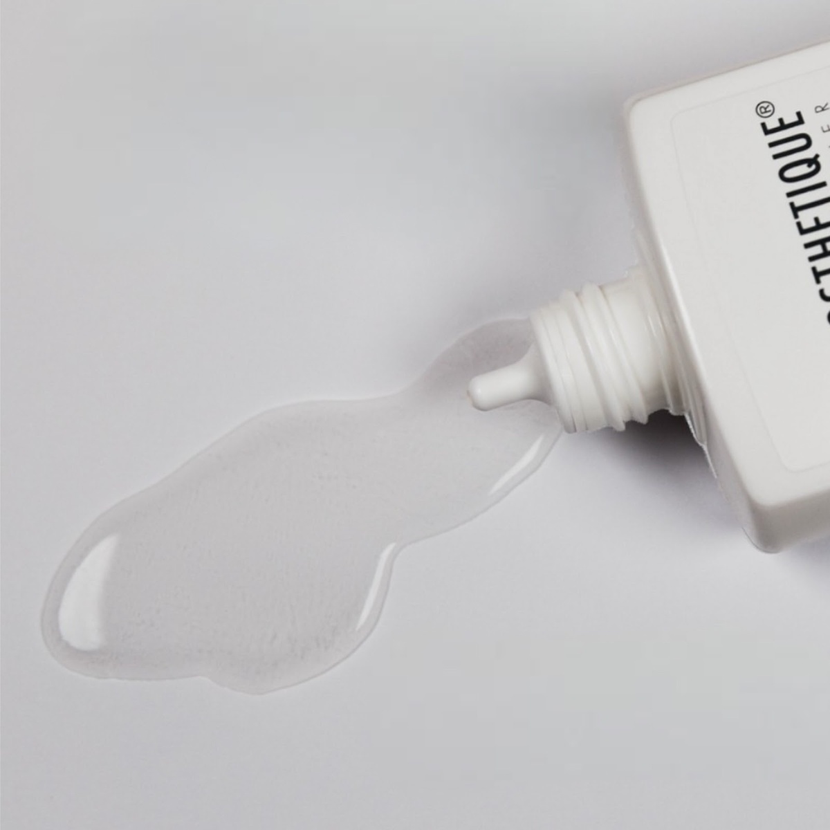 Масло, которое продается в любой аптеке, не содержит чистого масла репейника, так как из него такой компонент просто не добывают. 