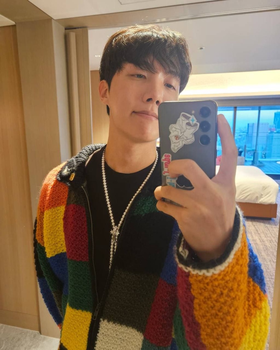 Фото из поста Хосока