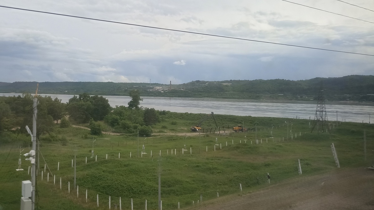 Подъезжаем к Благовещенску. Вид на реку Зея