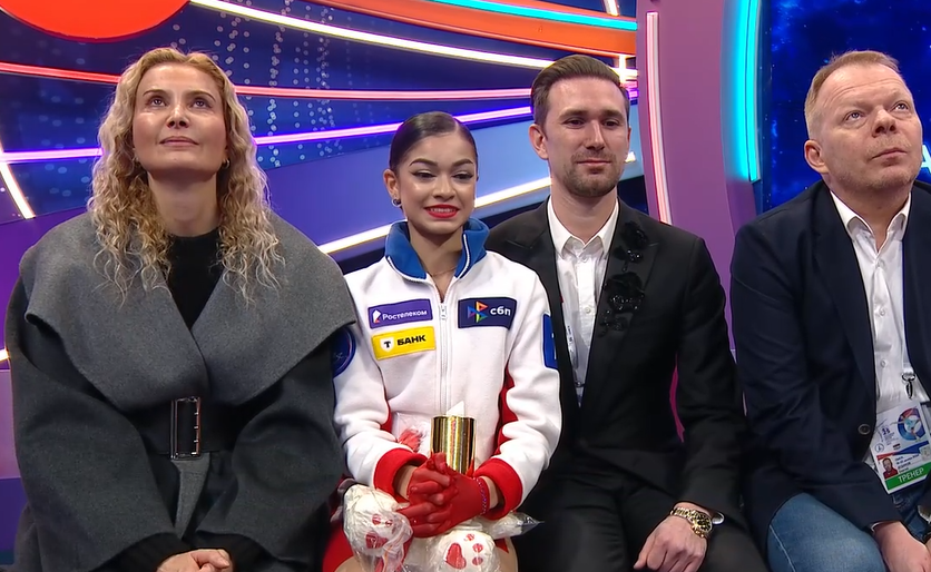 Этери Тутберидзе и Аделия Петросян перед объявлением оценок за произвольную программу. Фото: Первый канал
