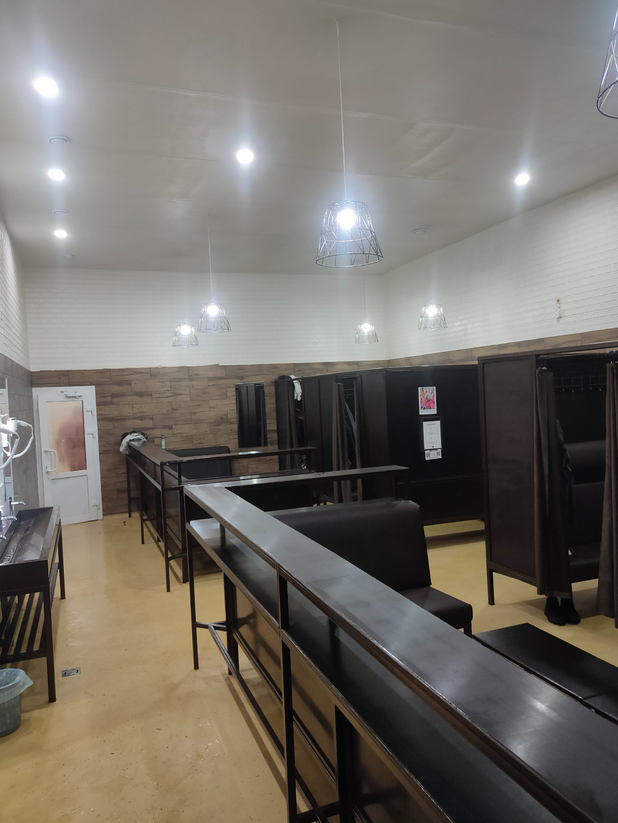 Новая раздевалка + места для отдыха 