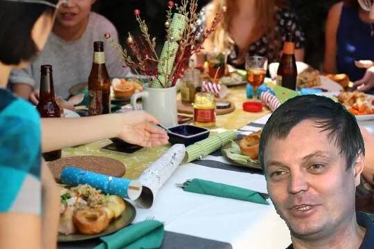    Меж трех сосен