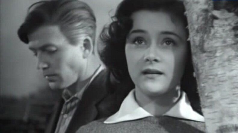 Кадр из фильма "Отчий дом" взят для иллюстрации из Яндекс Картинки.