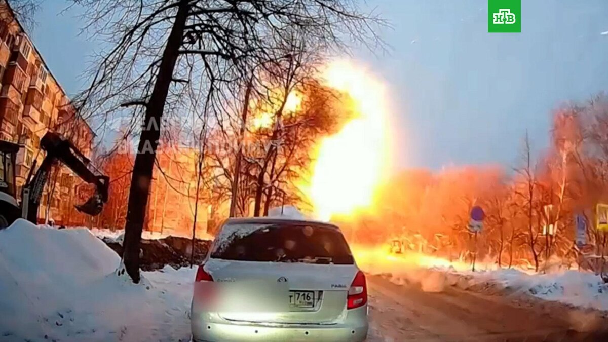    Опубликовано видео с падением дрона на Красной Позиции в Казани