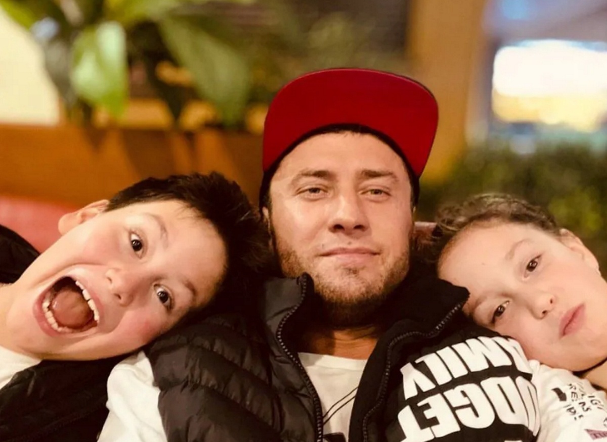 Павел Прилучный с сыном Тимофеем и дочкой Мией. Фото: соцсети