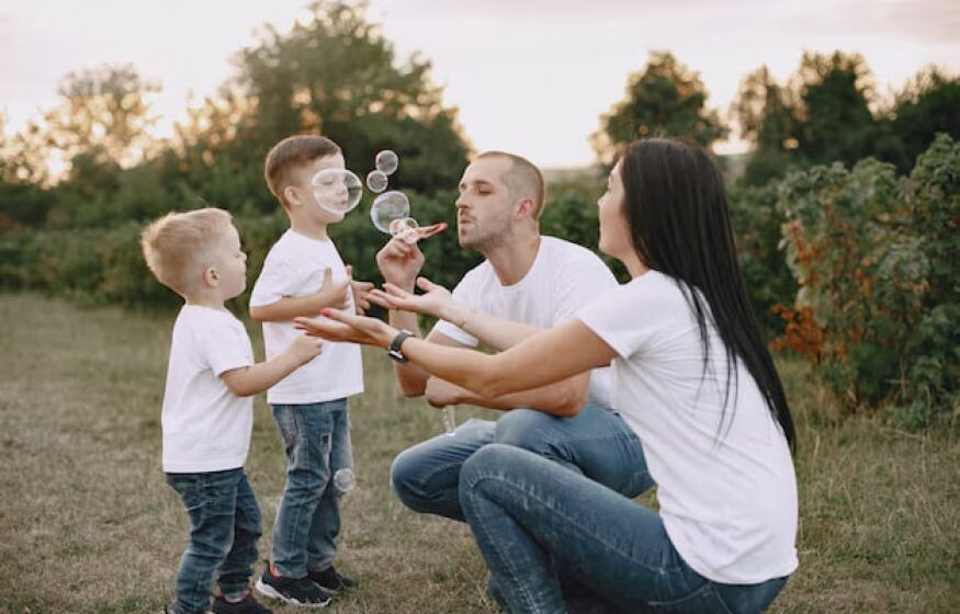    Миллион рублей и дополнительные выходные. Новые предложения Путина для семей с детьми