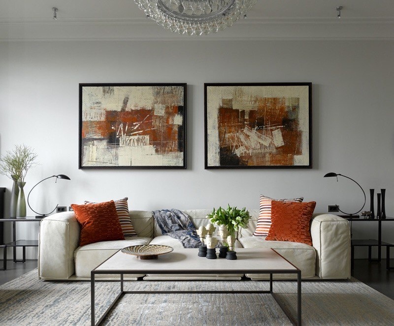 Диптих в интерьере гостиной