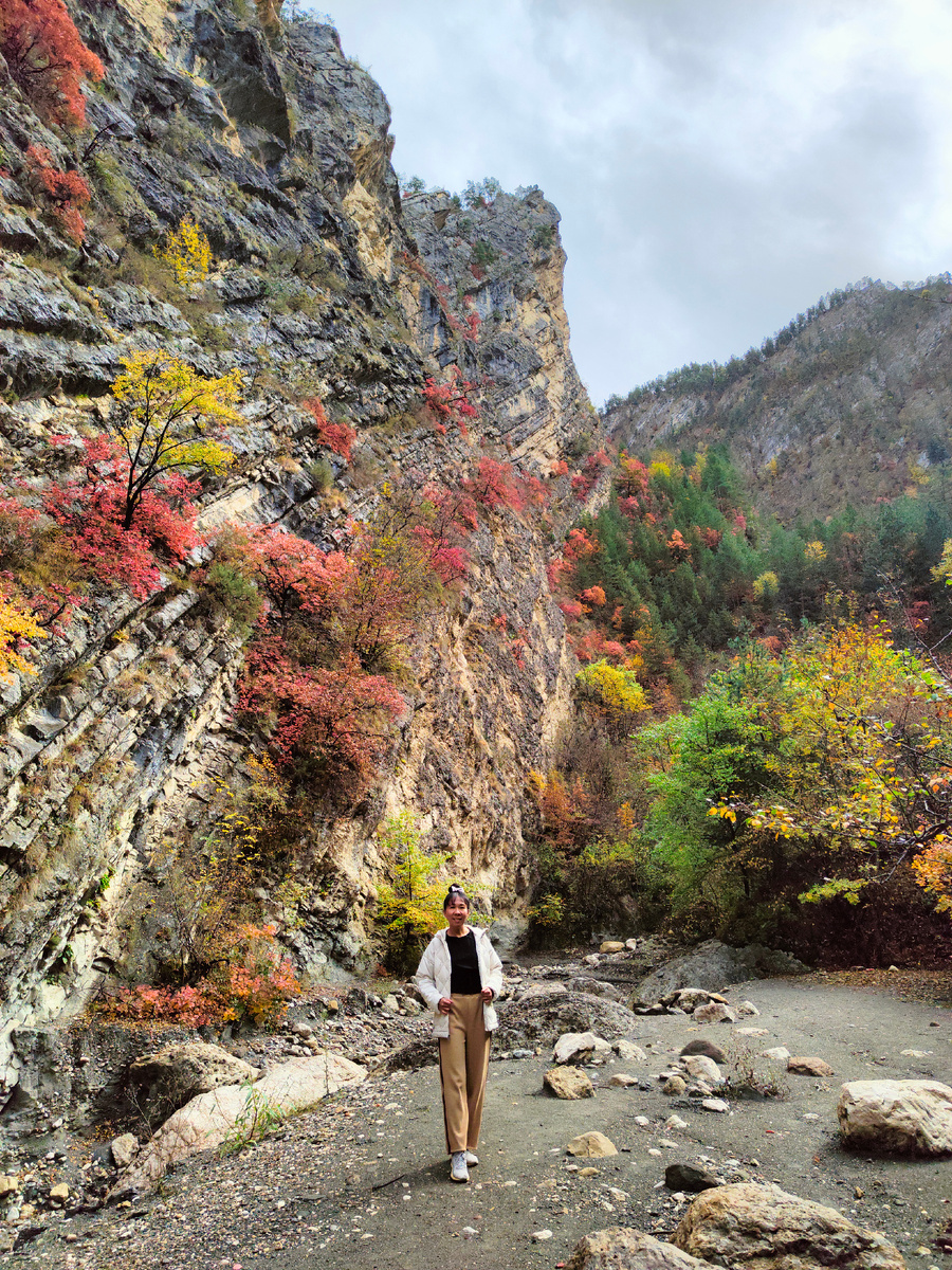 В горах буйство красок.