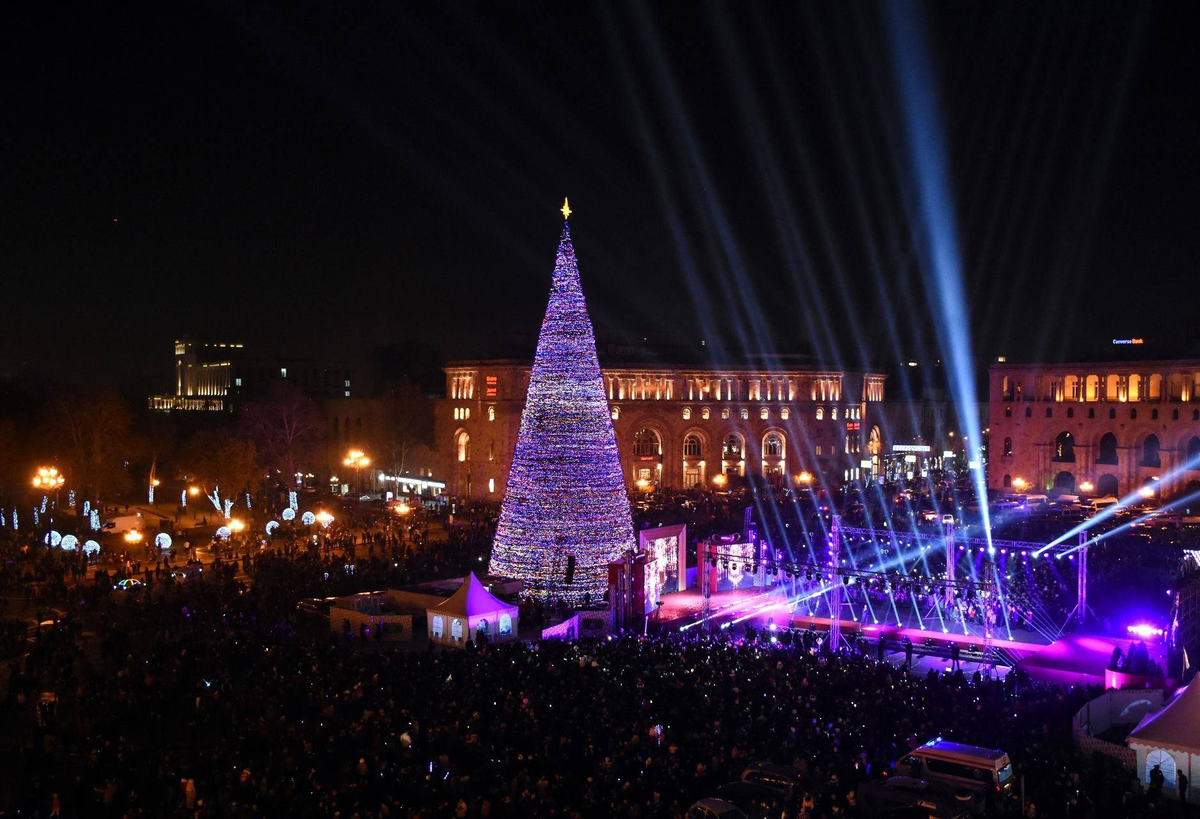 площадь Республики, главная елка.
