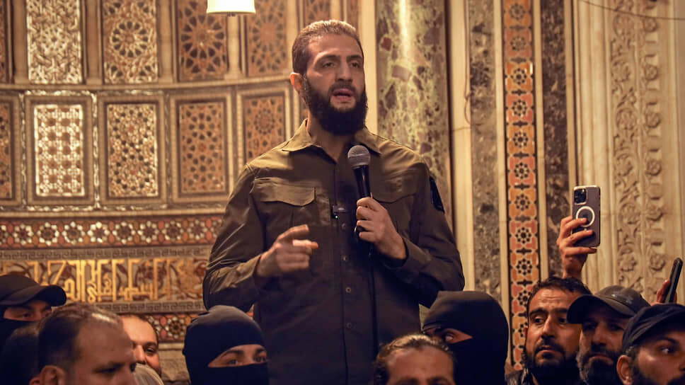 Аль-Джулани выбирает символические места для публичных выступлений. После взятия Дамаска он обратился к людям в мечети Омейядов.📷Фото: Omar Albam / AP