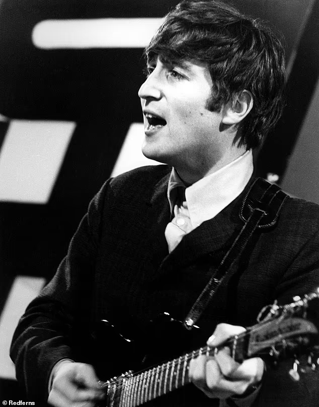 Джон Леннон был талантливым автором песен, чья карьера длилась десятилетия и изменила траекторию современной музыки.