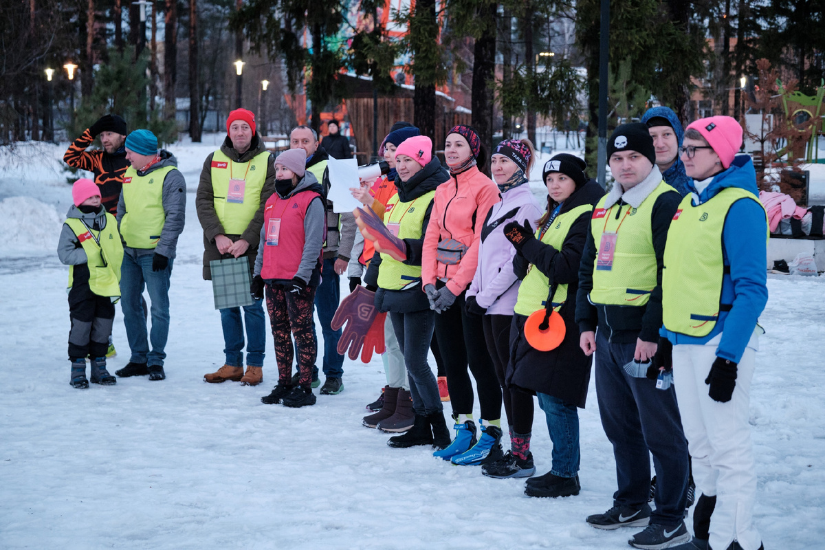 Фото волонтёров перед стартом. Юлия Степнова