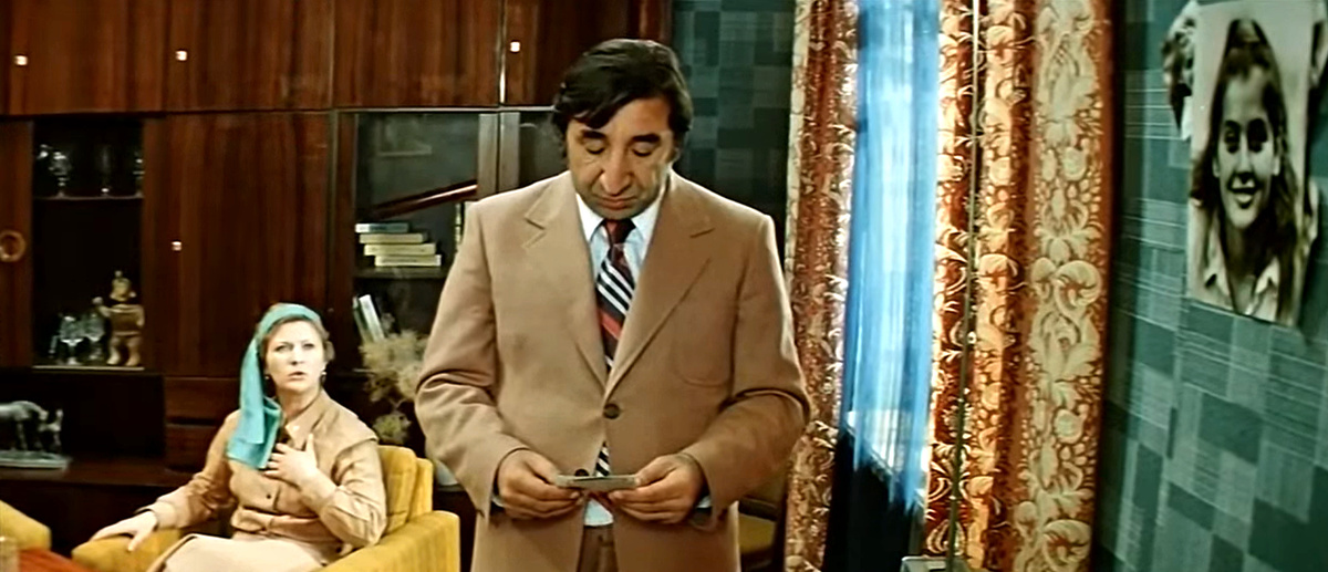 Кадр из кинофильма "Суета сует", 1979 г., режиссер Алла Сурикова, сценарист Эмиль Брагинский, композитор Богдан Троцюк (скриншот)
