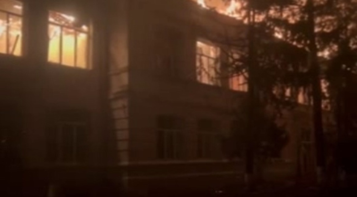    Врио губернатора Курской области ночью посетил обстрелянный город Рыльск