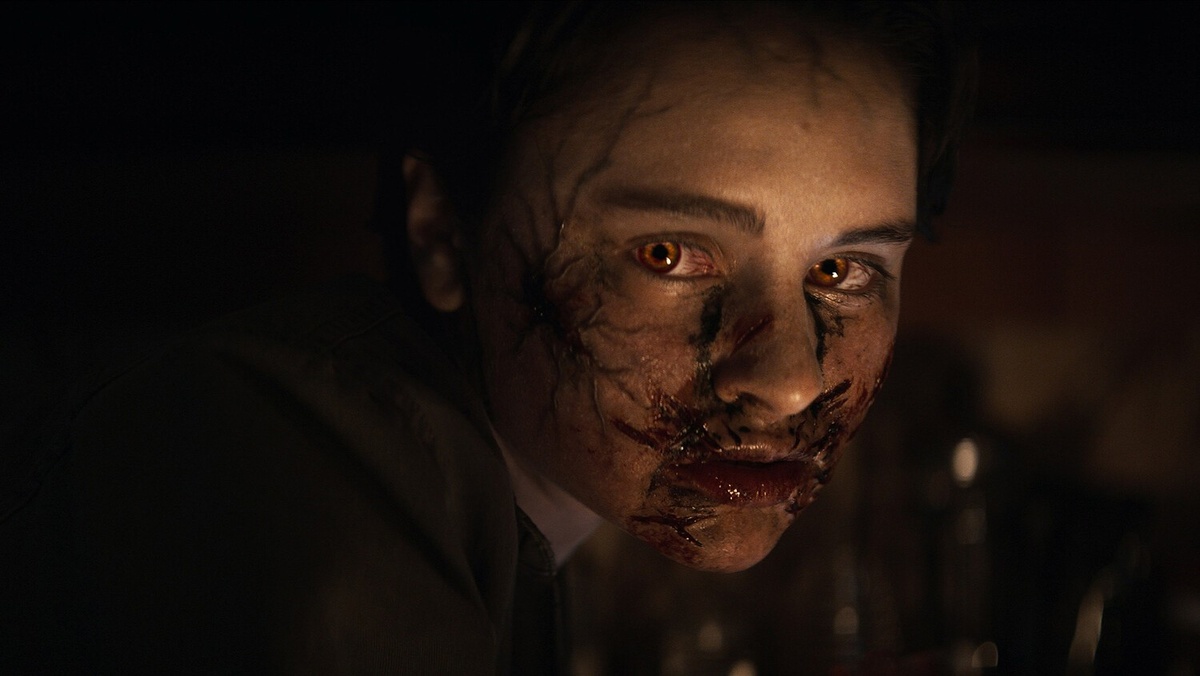 Кадры из фильма "Восстание зловещих мертвецов фильм"