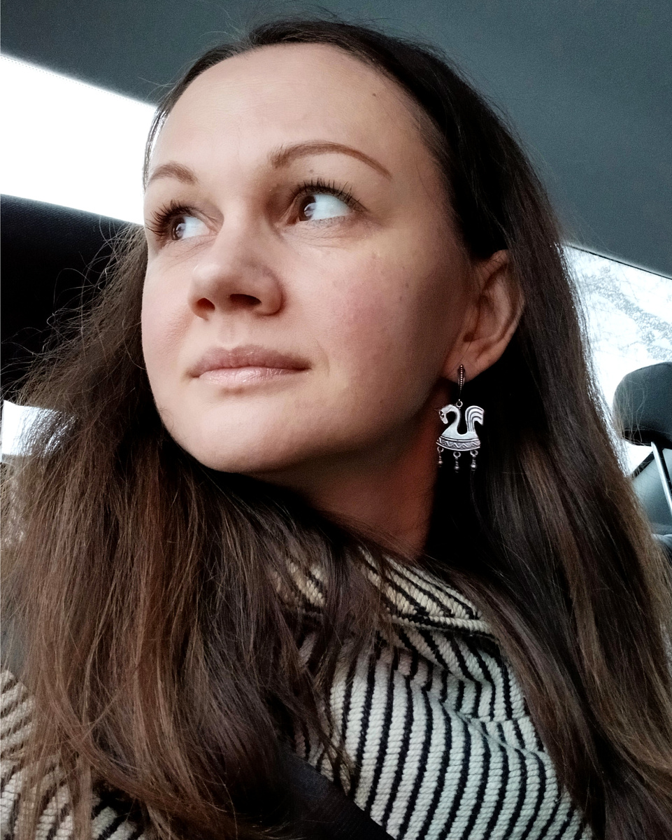 Это я на прошлой неделе в театр ездила. Щас я дома уже