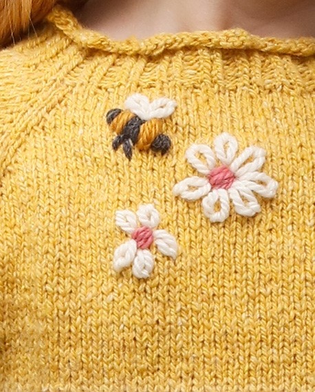 Модель из твидовой пряжи Drops, фото с сайта Garnstudio