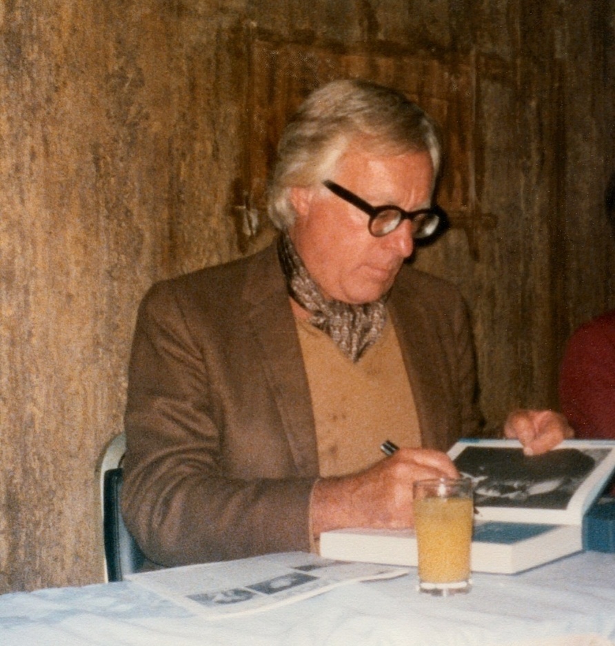 Это Брэдбери в 1977, уже успешный и знаменитый 