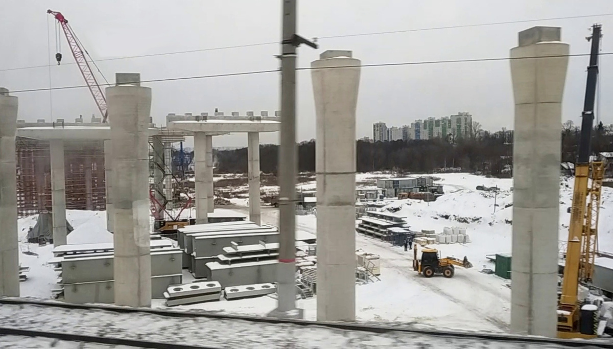 Строительство автодороги ЮЛА в пойме р. Пехорка в декабре 2024 года, кадр из видео автора