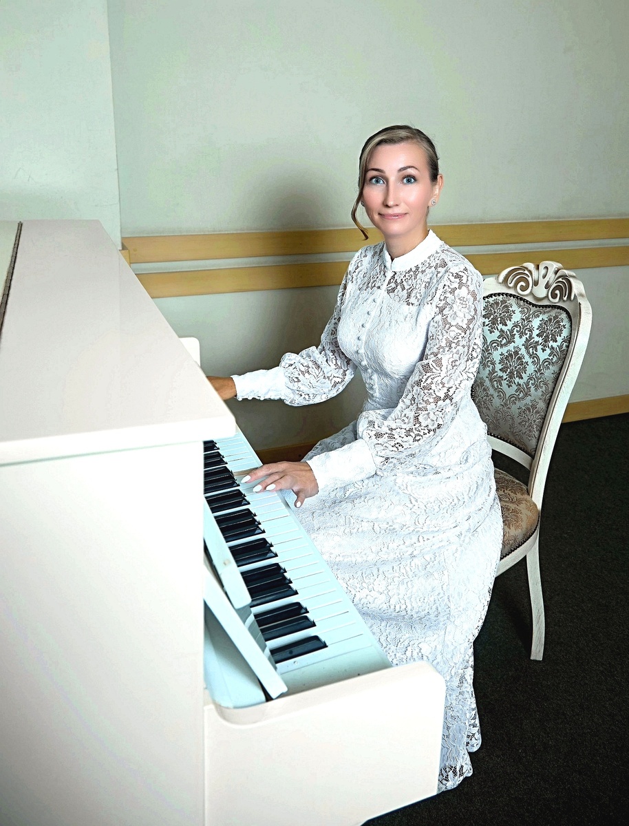 Реально играла "Собачий вальс"))