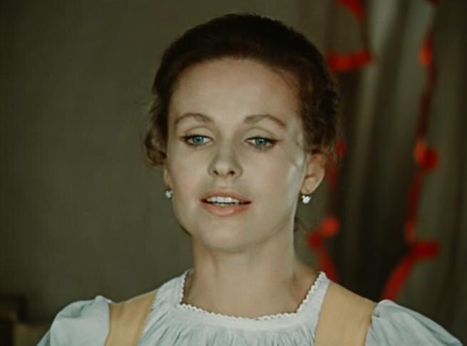   Наталья Фатеева, кадр из фильма «Табачный капитан» (1972)