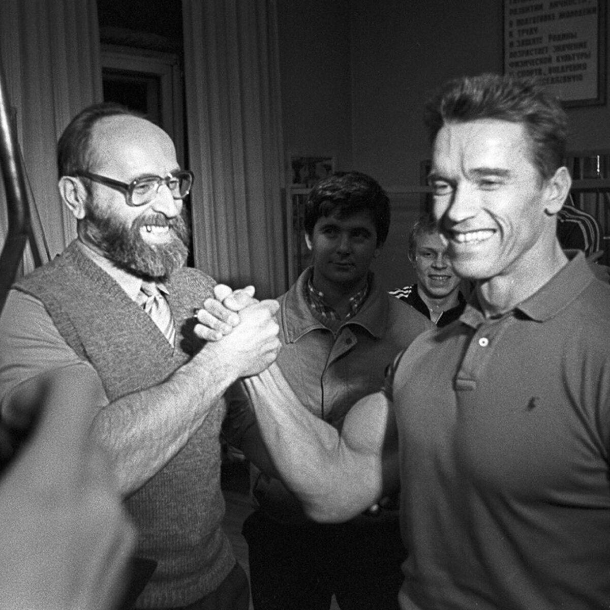 Власов и Шварценеггер в 1988 в Москве.