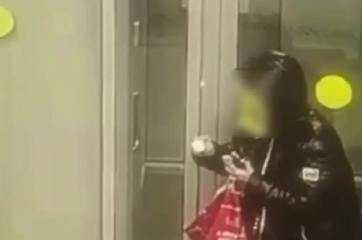    МВД классифицировало взрыв в банке Петербурга как теракт