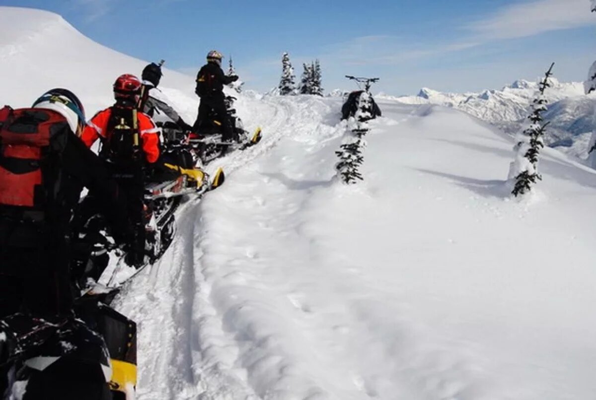    Два человека на снегоходе пропали на севере Камчатки