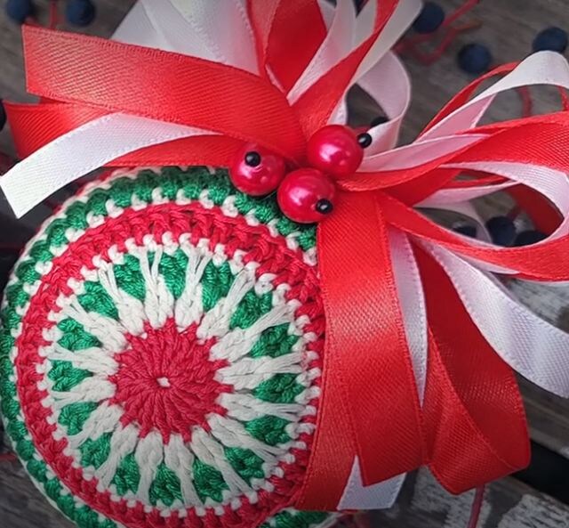    Елочный шар   
Источник: Рукодельная Лавка Ольги Суховой