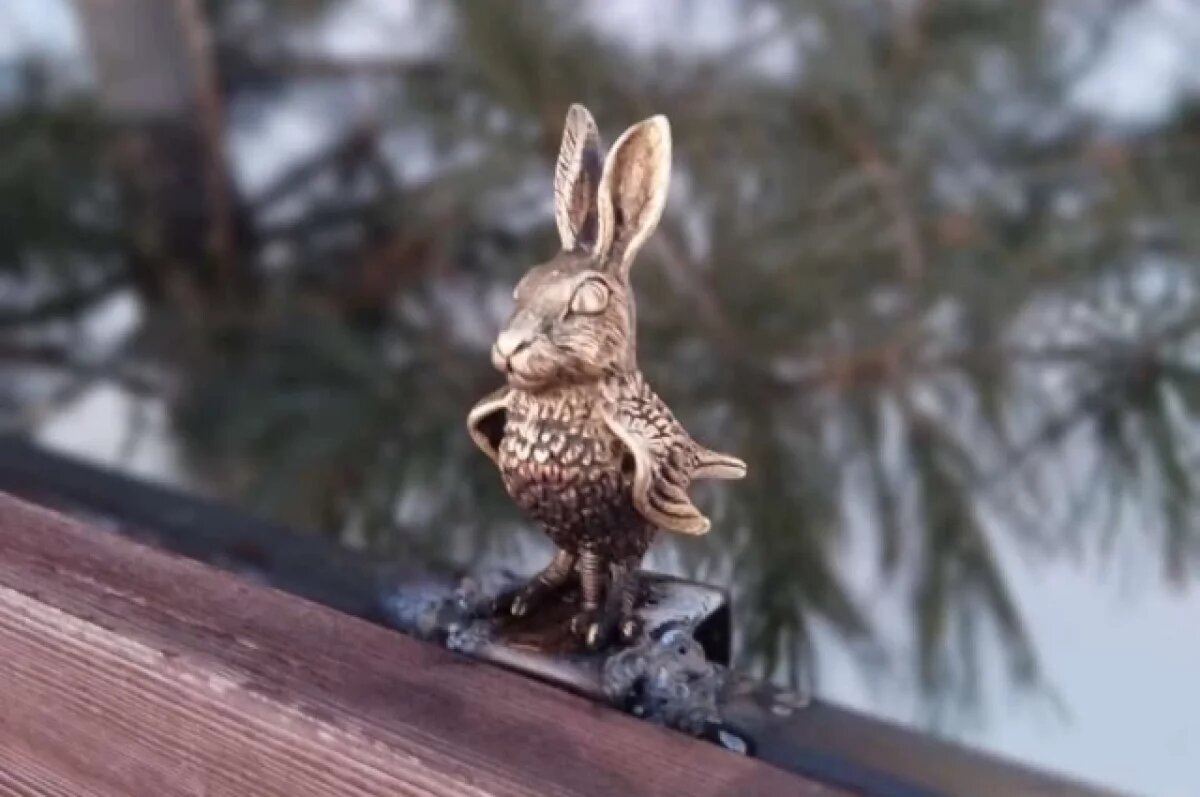    В Томском районе хулиганы украли памятник зайца