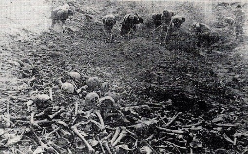 Раскопки на месте сожжения массово расстрелянных советских граждан в селе Богдановка