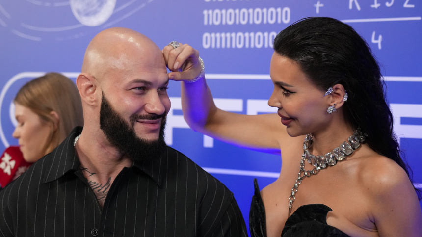    Фото: ИЗВЕСТИЯ/Дмитрий Коротаев; Telegram/Телеграм канал Оксаны Самойловой/samoyllovaaoxanaa; 5-tv.ru