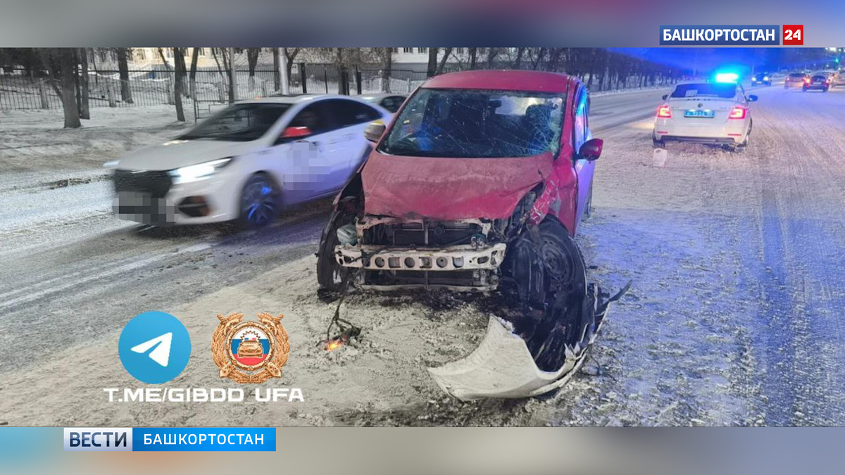    В Уфе на перекрестке улиц Шайхзады Бабича и Российской произошла авария с пострадавшим