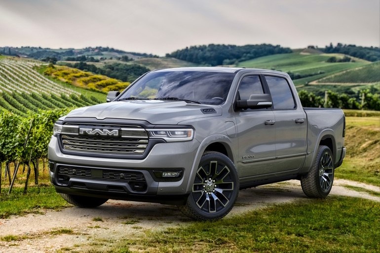 Ram Ramcharger PHEV: в продаже - со следующего года.