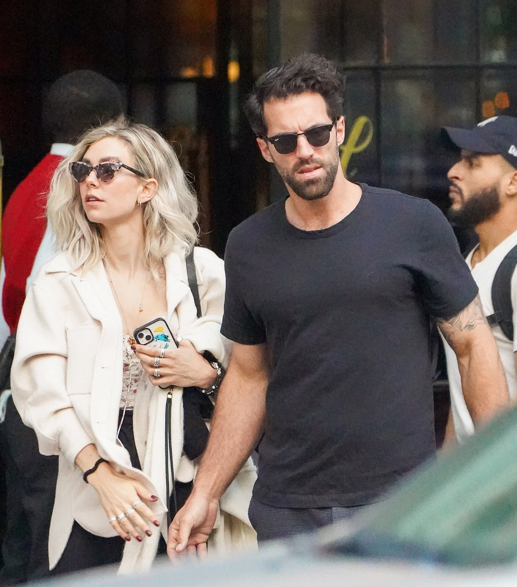    Ванесса Кирби выходит замуж за Пола РабиляLegion-Media