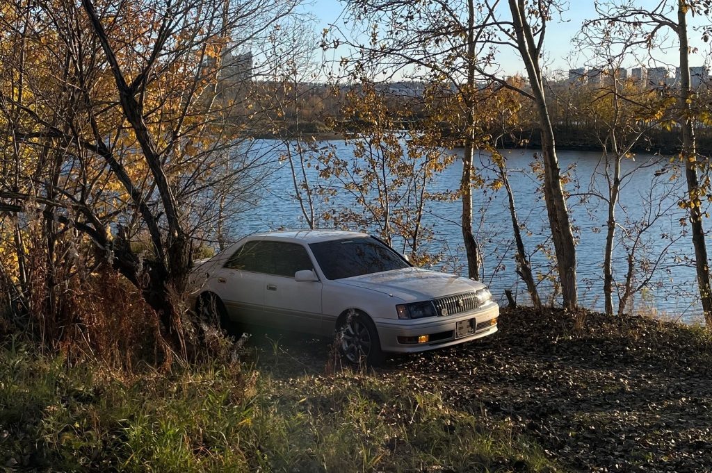 Toyota Crown показывает самую высокую динамику по количеству запросов на проверку истории через «Автотеку» (январь-ноябрь 2024 г.).