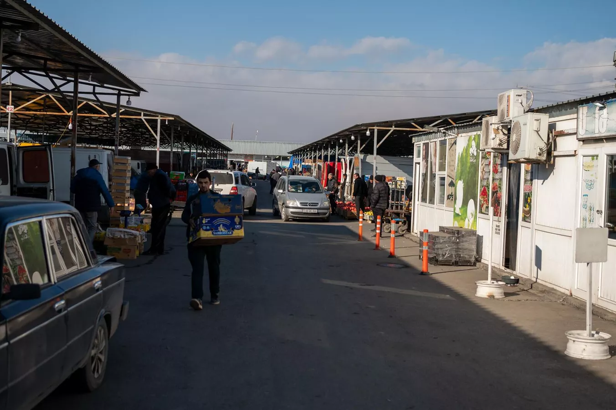 Мандарины на одном из крупных рынков Армении
© Sputnik / Aram Nersesyan