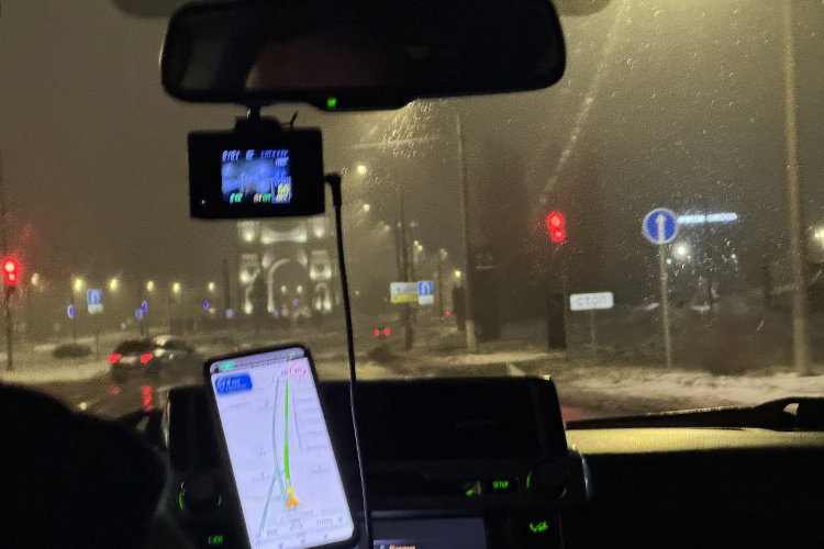    «В Курск приехали глубокой ночью, город встретил туманом и ледяным декабрьским дождем»
